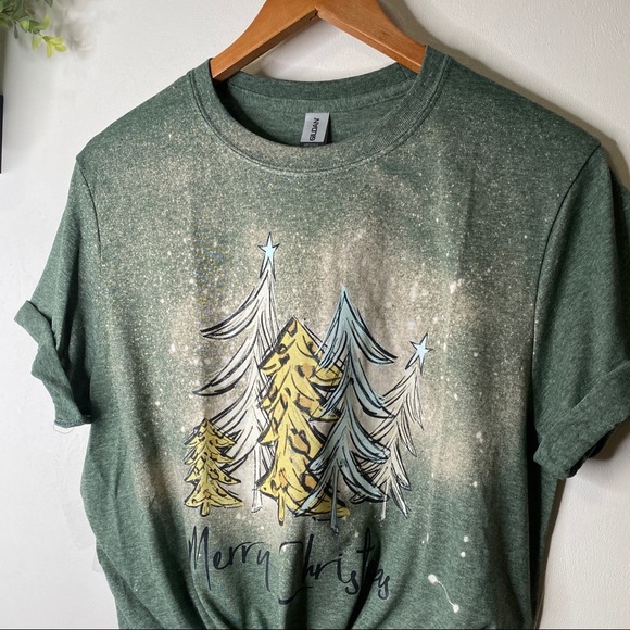 MERRY Christmas Tree Bleach Tee Handmade Heather Green Color Size Medium - Picture 4 of 5
